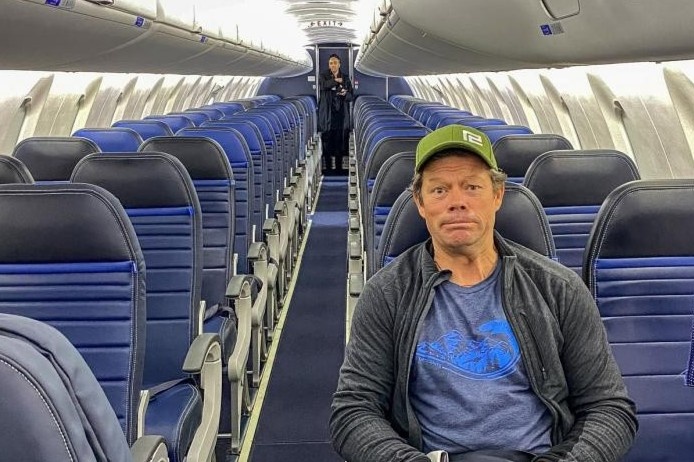 Nguoi ve tu Nam Cuc soc truoc su thay doi cua the gioi vi dich benh hinh anh