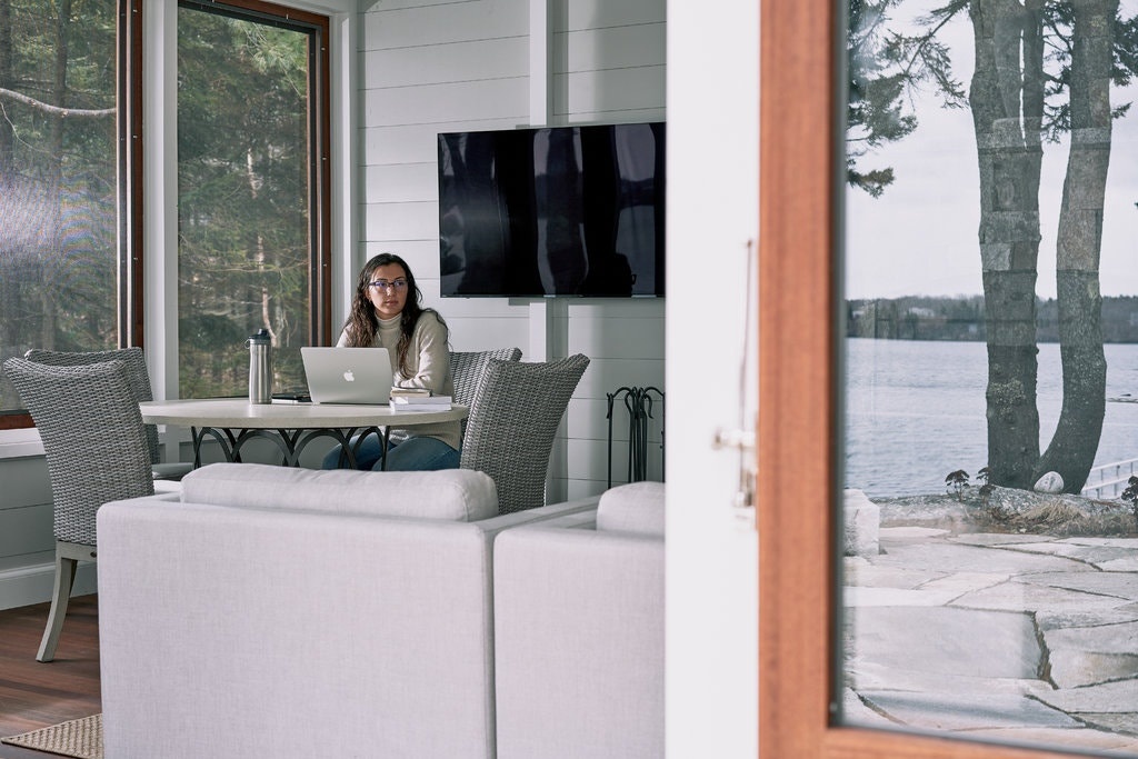 Viec hoc online boc tran hoan canh giau ngheo cua cac sinh vien anh 2