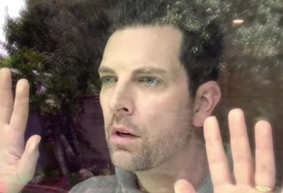 Cuu thi sinh The Voice bat ngo noi tieng vi che nhac mua dich hinh anh