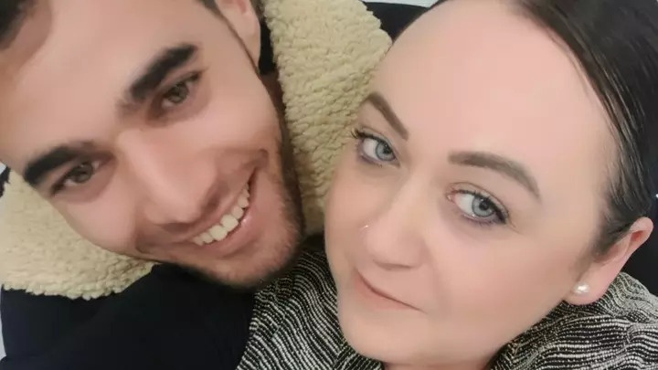 cap vo chong ket hon du chua tung gap mat anh 1