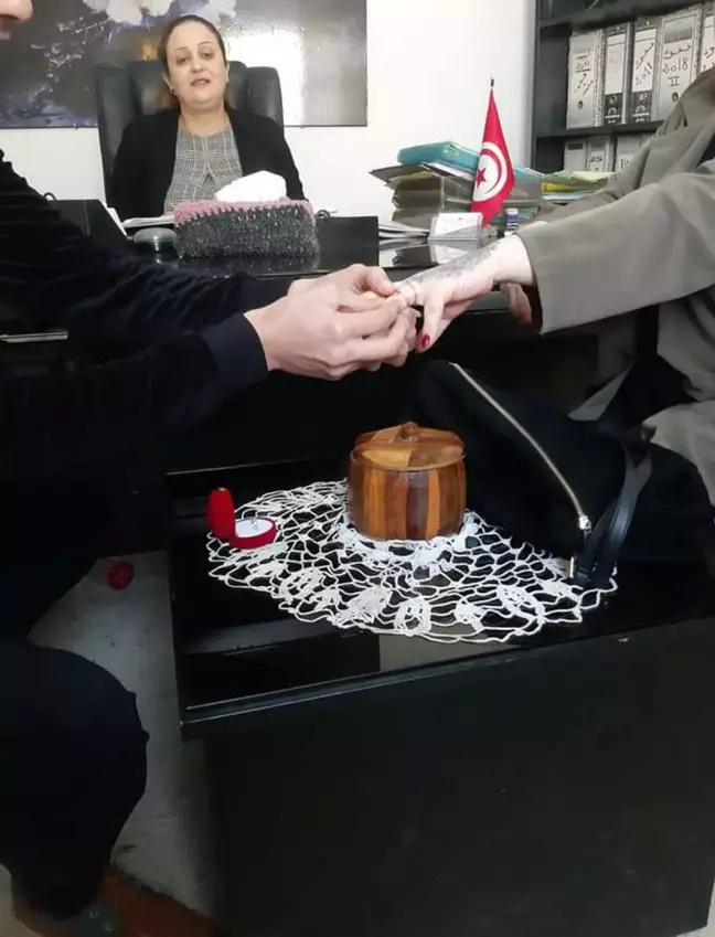 cap vo chong ket hon du chua tung gap mat anh 2