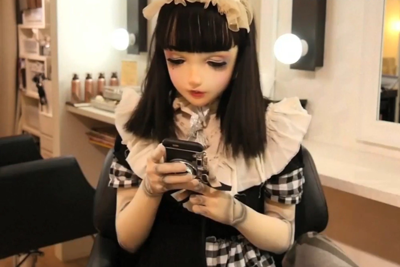 'Bup be song' bi an danh tinh tai Nhat Ban hinh anh