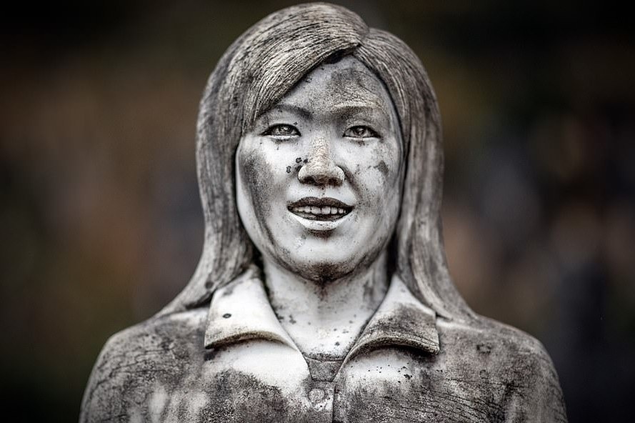 Cong vien bo hoang voi 800 buc tuong am anh du khach hinh anh