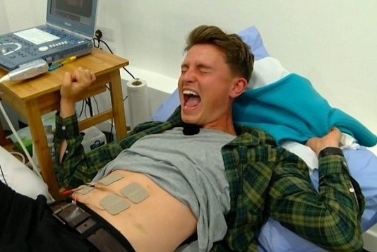 Dan ong tai mat, gao thet khi trai nghiem con dau de cua phu nu hinh anh