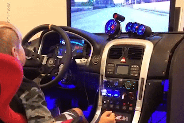 Cau be lai may mo phong dua xe y nhu that hinh anh