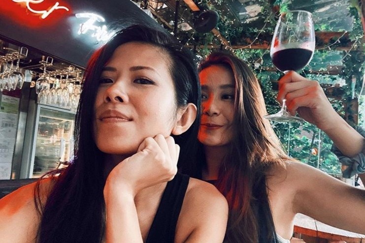 Gia dinh phai chay quang cao, gay quy mong dua con gai ung thu ve nuoc hinh anh