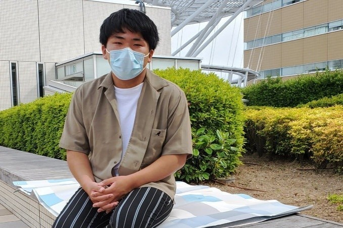 Nam sinh kien chinh quyen vi bi cam choi game hinh anh