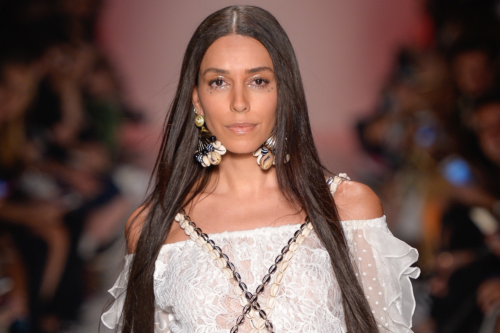 nguoi mau chuyen gioi anh 12