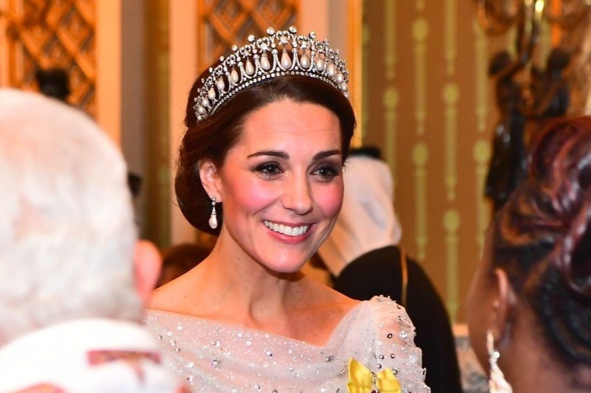 Cong chua ngay nay, nguoi lam mau, nguoi tranh cu tong thong hinh anh