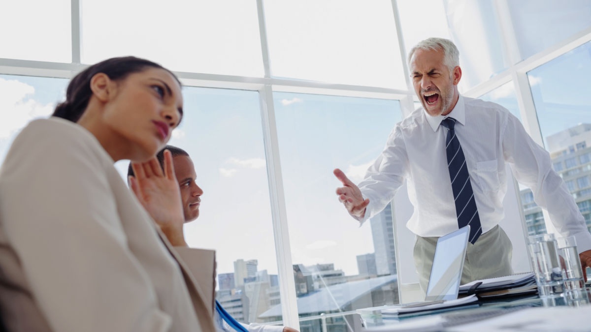 nhan vien bi sep mang anh 1