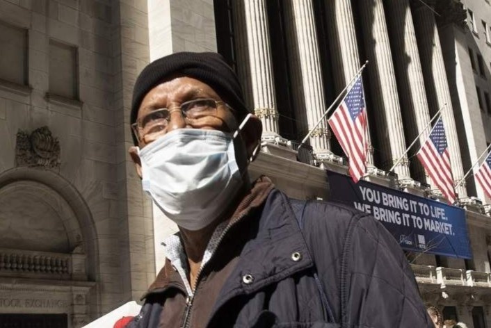 Dan nhap cu tu bo giac mo the xanh My vi doi cho qua lau hinh anh