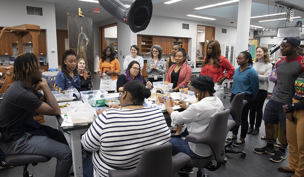 dai hoc yale phan biet chung toc anh 2