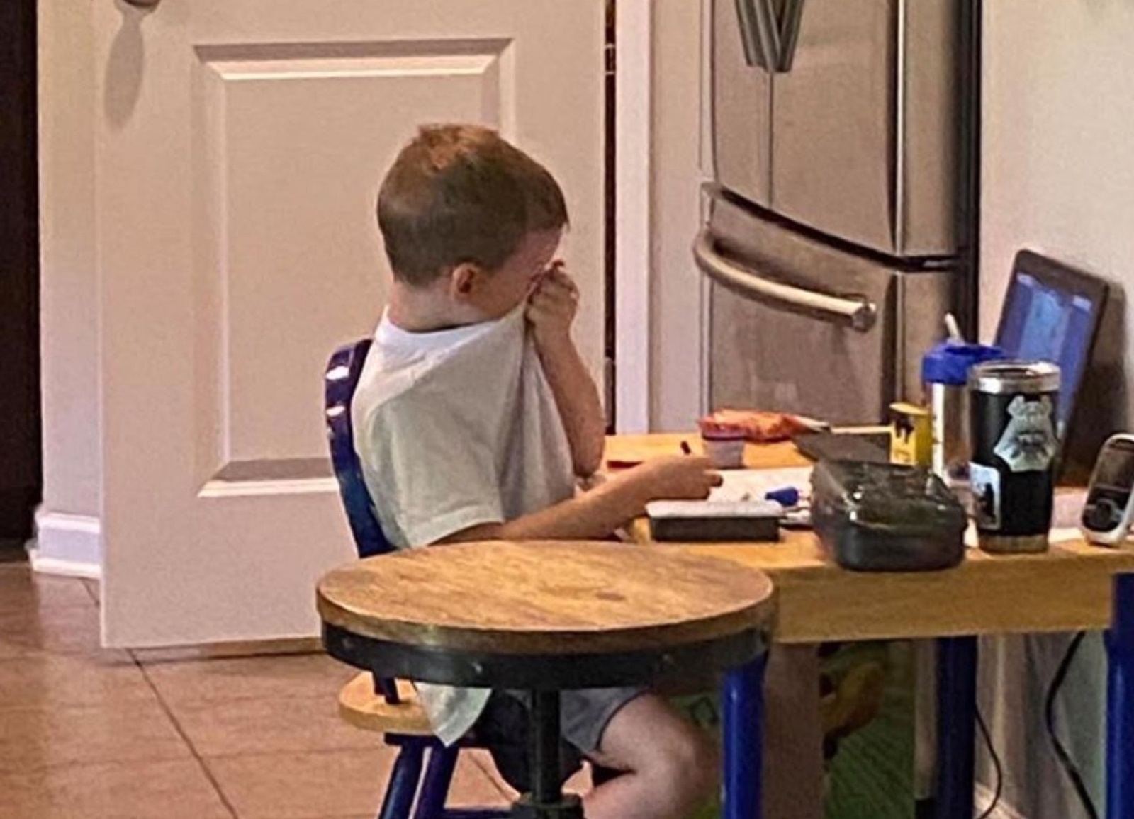 khoc vi hoc online anh 1