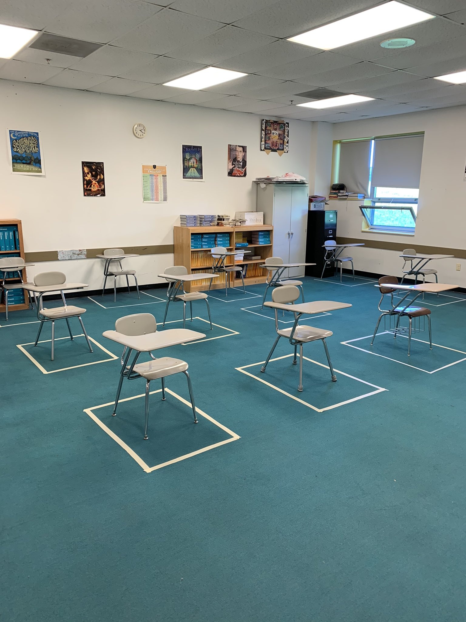 khai giang mua Covid-19 anh 9