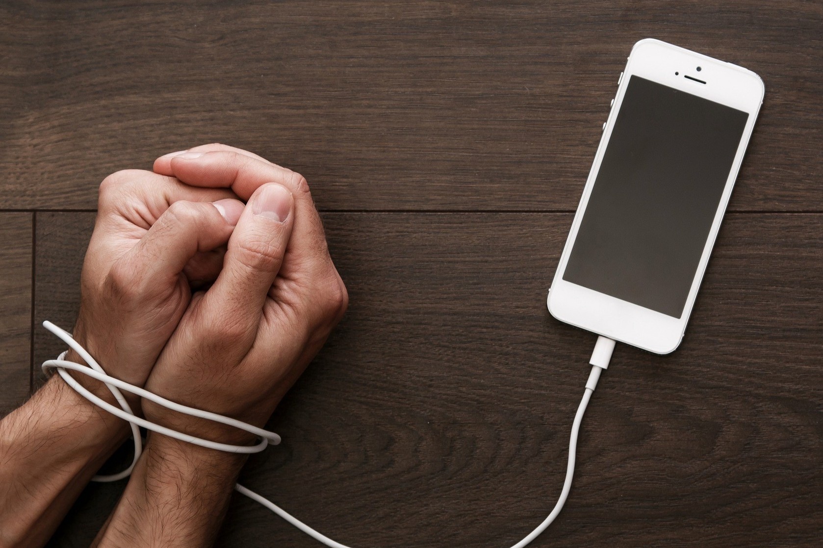 Thanh nien Trung Quoc tu sat vi bi khoa tai khoan WeChat hinh anh