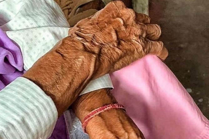 An Do chan dong ve vu cuong hiep cu ba 86 tuoi hinh anh