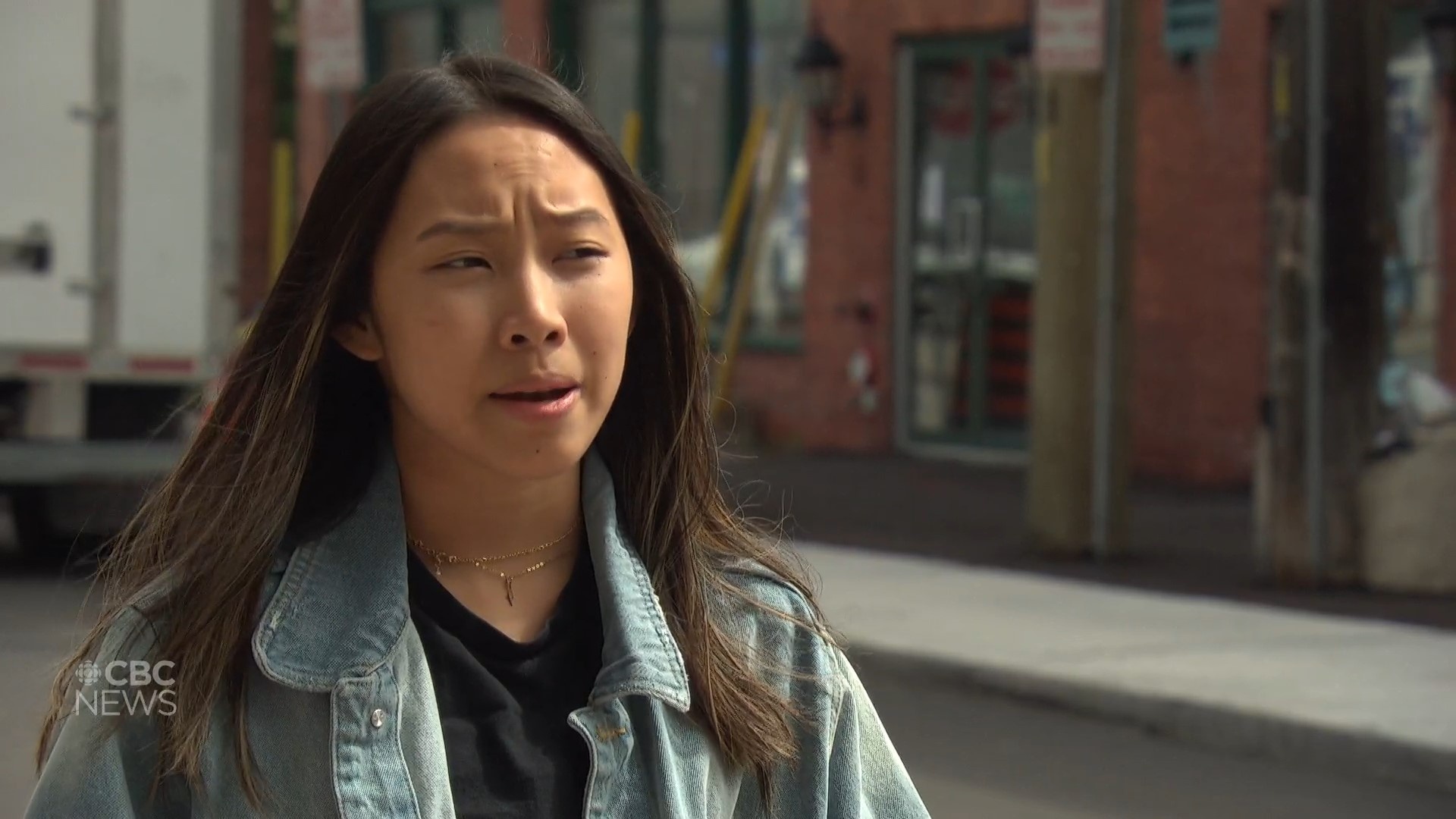 cu ba bi chui rua,  nem da anh 2