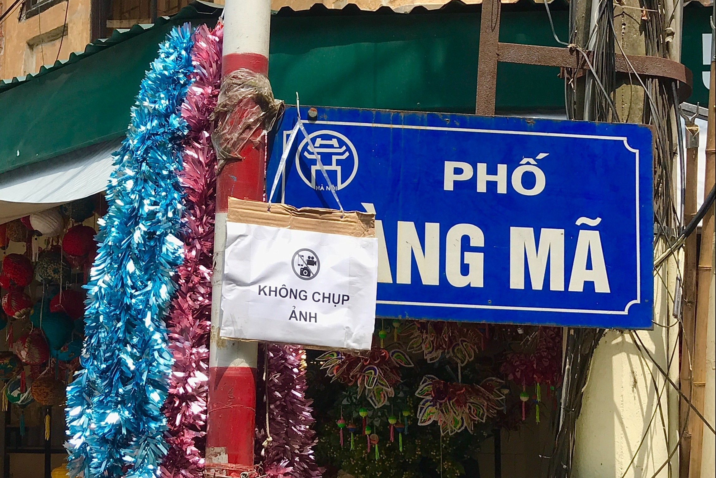 Pho den long Hang Ma xuat hien bien cam chup hinh hinh anh