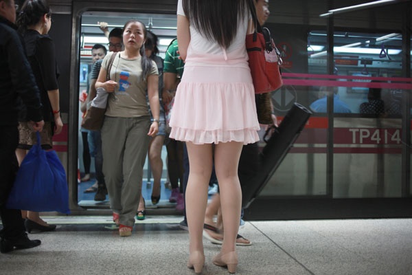 Doi san lung ke bien thai tren tau dien ngam Trung Quoc hinh anh