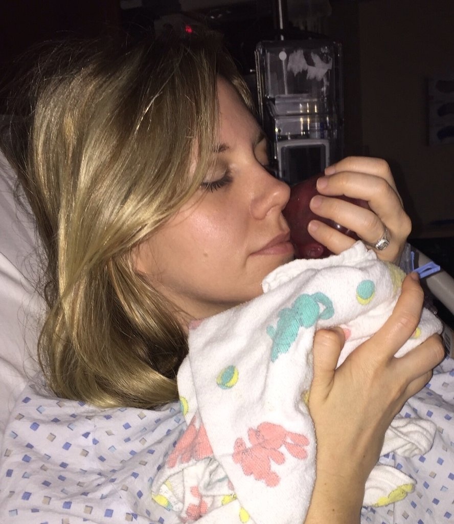 Chrissy Teigen chia sẻ ảnh mất con ảnh 6 Chrissy Teigen chia se anh mat con anh 6