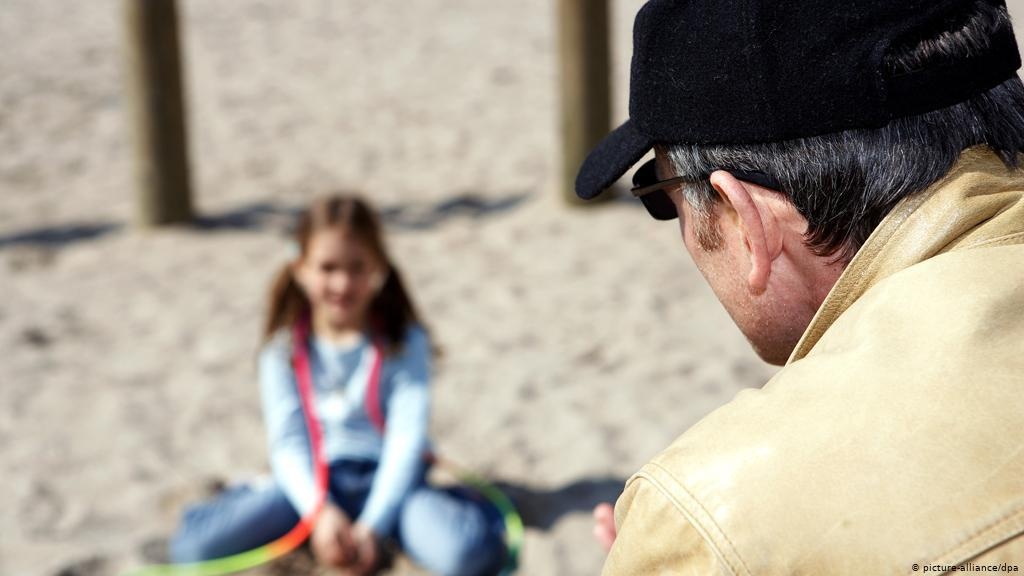 giáo viên tiểu học ấu dâm ảnh 1 giao vien tieu hoc au dam anh 1