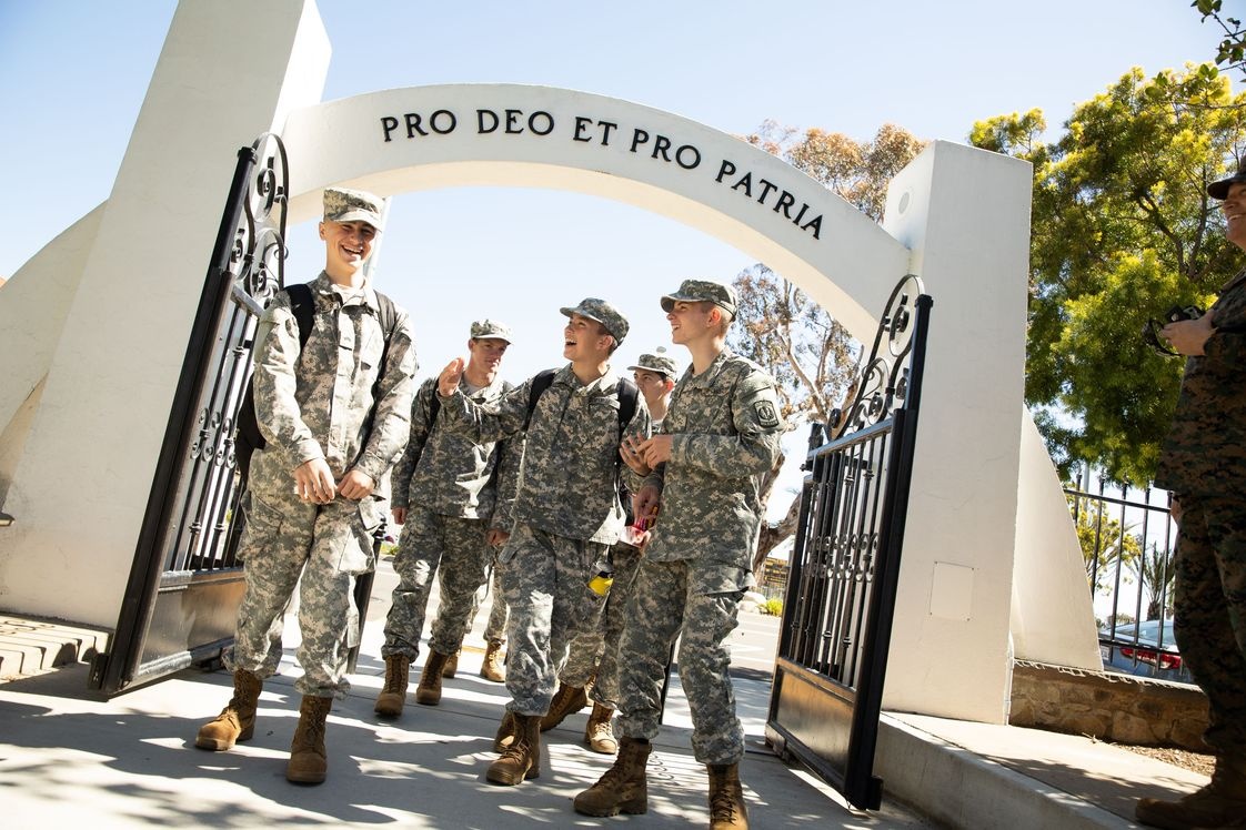 truong tu thuc nha giau my anh 4