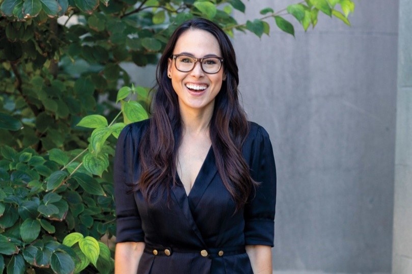 Chau gai ba Harris tot nghiep ca DH Harvard va Stanford hinh anh