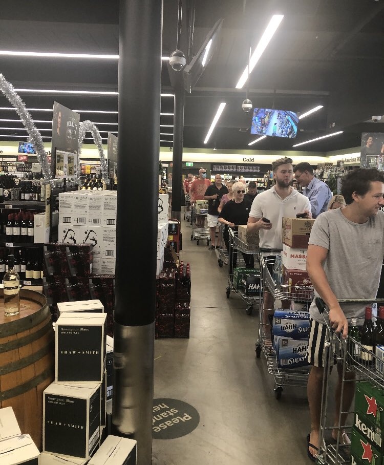 giay ve sinh chay hang anh 4