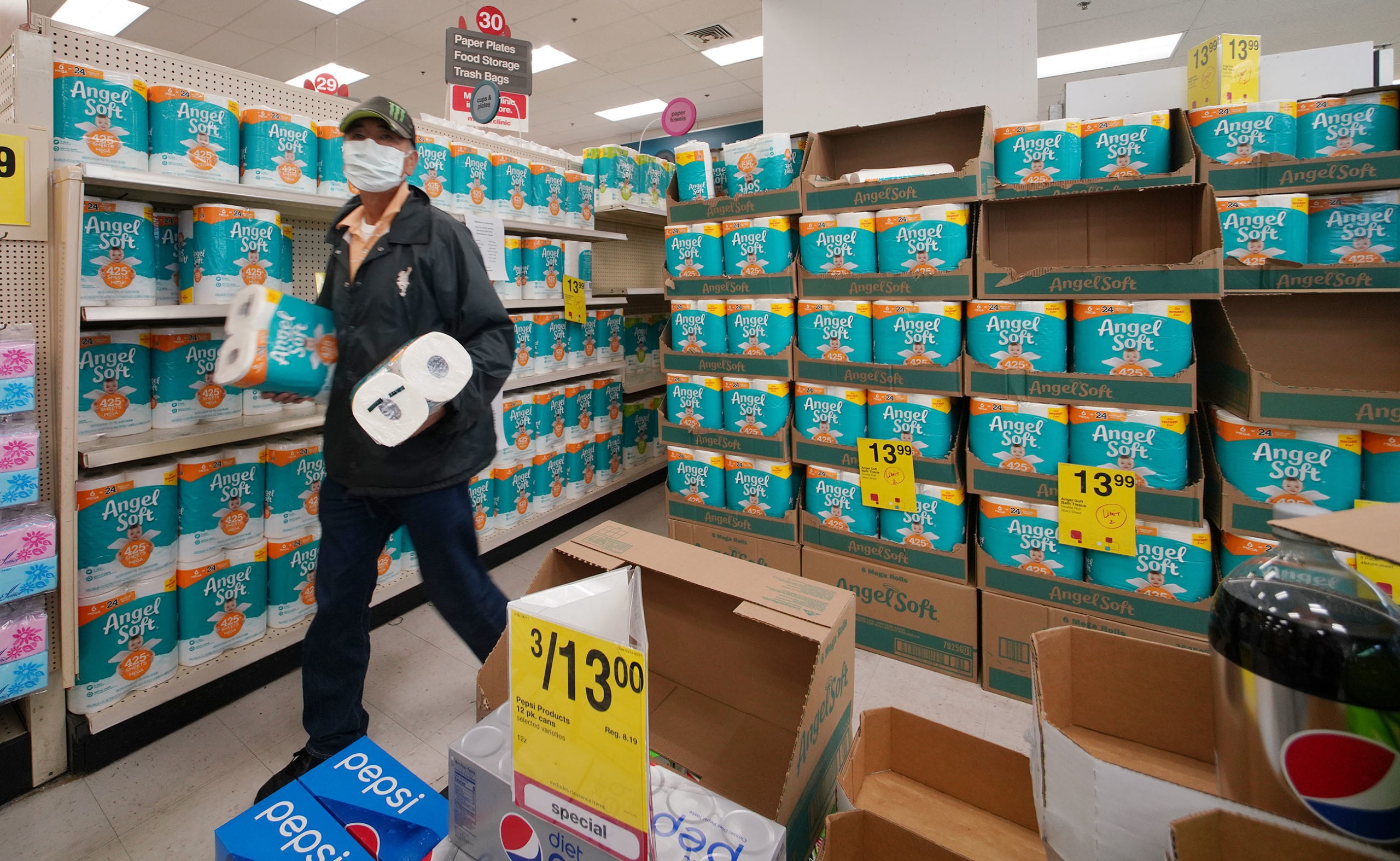 giay ve sinh chay hang anh 1