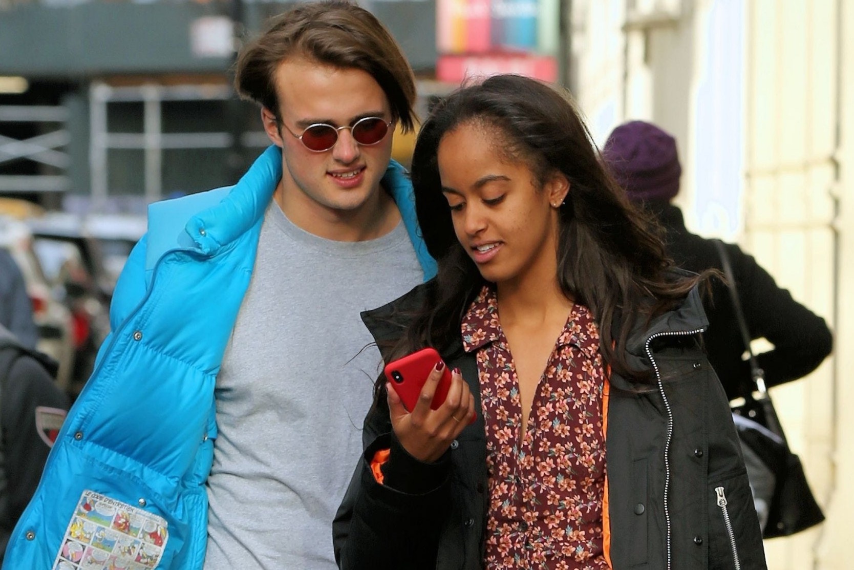 Ban trai cua Malia Obama tung cach ly cung gia dinh cuu tong thong hinh anh