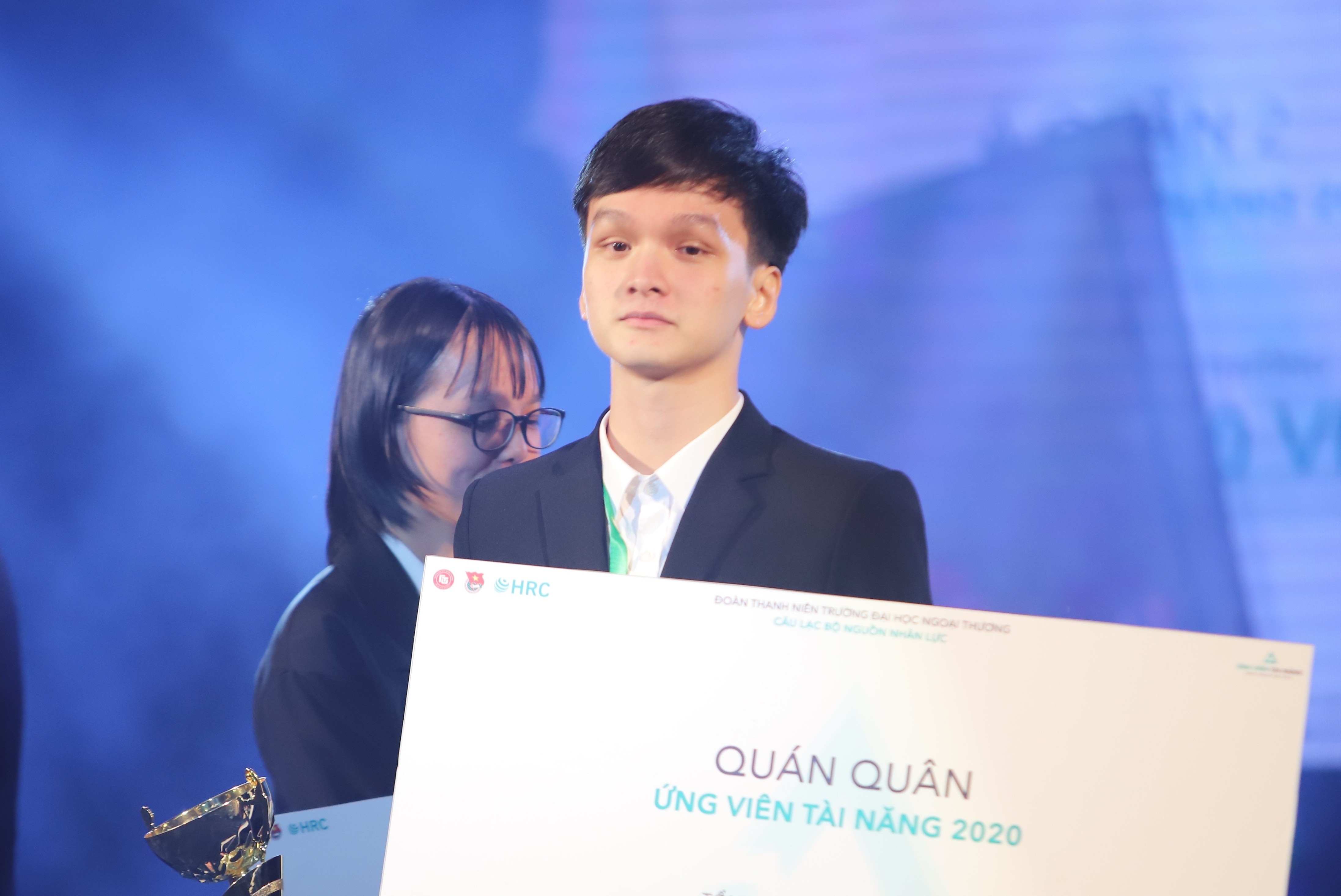 Dem chung ket cuoc thi tai nang cua DH Ngoai thuong hinh anh