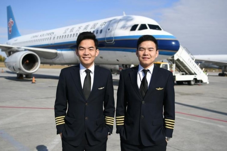 cap song sinh cung lam phi cong anh 8