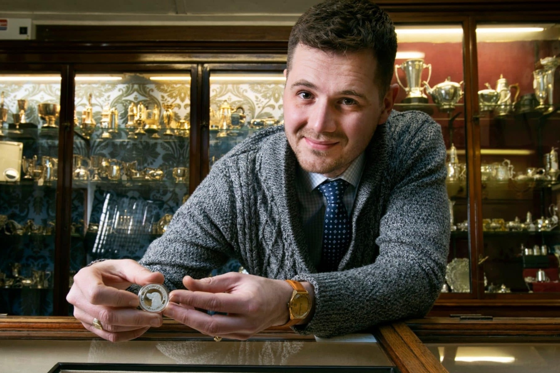 Tho kim hoan khoi xuong cuoc truy tim 50 dong xu bac o Anh hinh anh