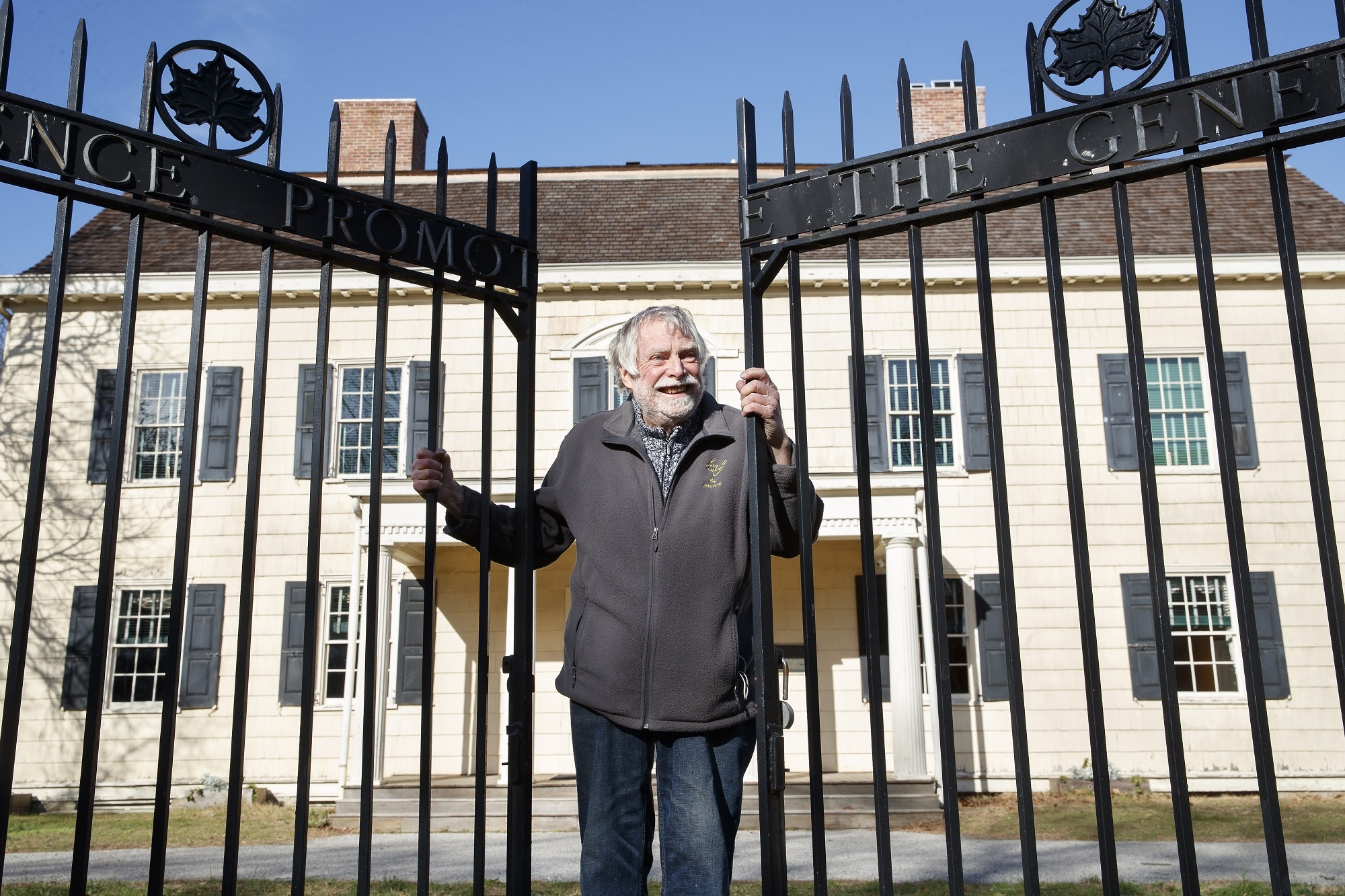 sống miễn phí trong biệt thự Mỹ ảnh 1 song mien phi trong biet thu My anh 1