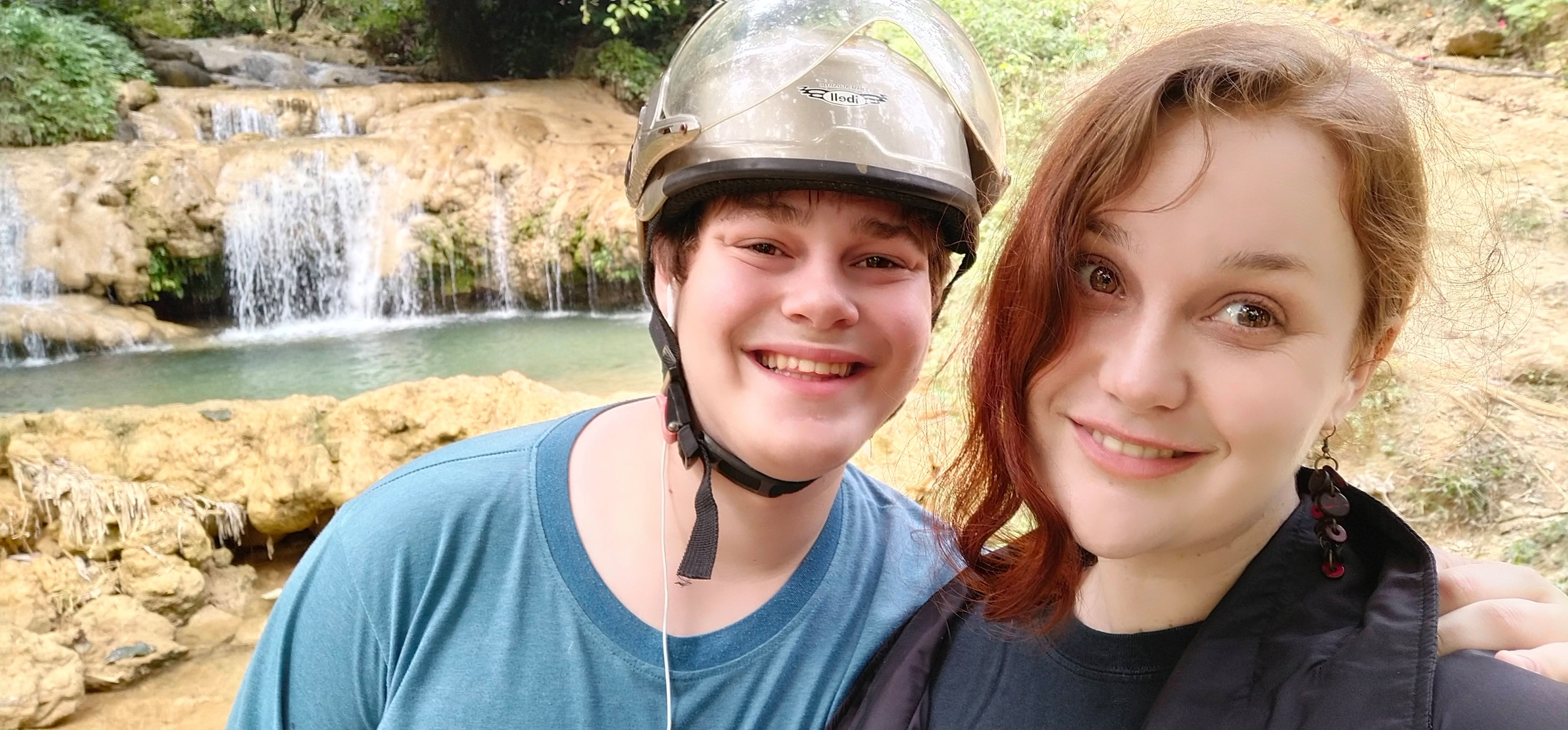 tai xe taxi giup du khach Tay anh 3