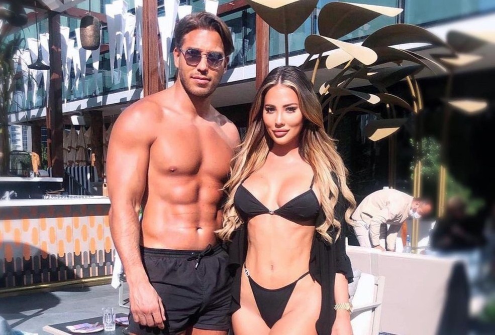 Nguoi giau van du lich bat chap Covid-19 hinh anh