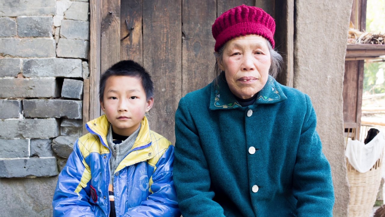 nhung dua tre bi bo lai anh 5