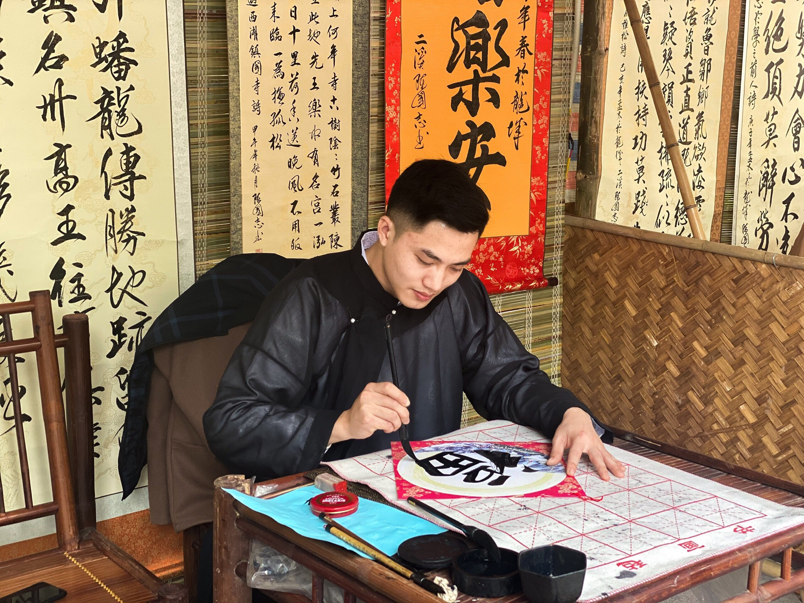 ong do cho chu o Dai hoc Ngoai ngu anh 1