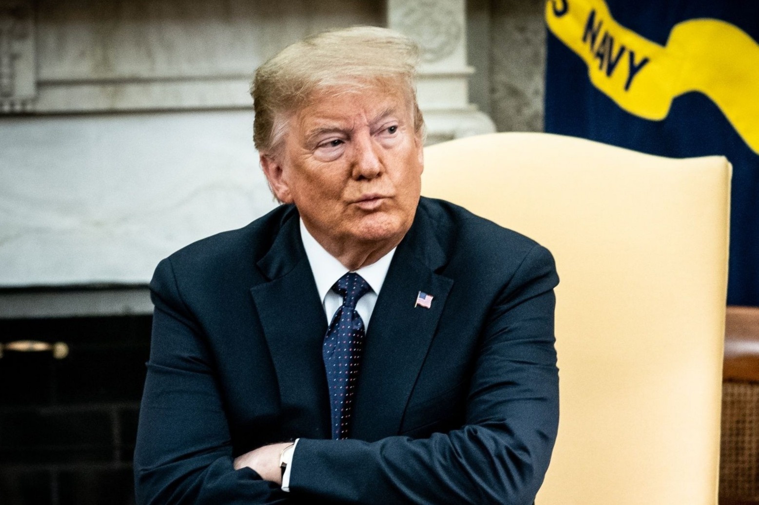 Ten ong Trump bi go khoi toa thap doi cao cap o My hinh anh