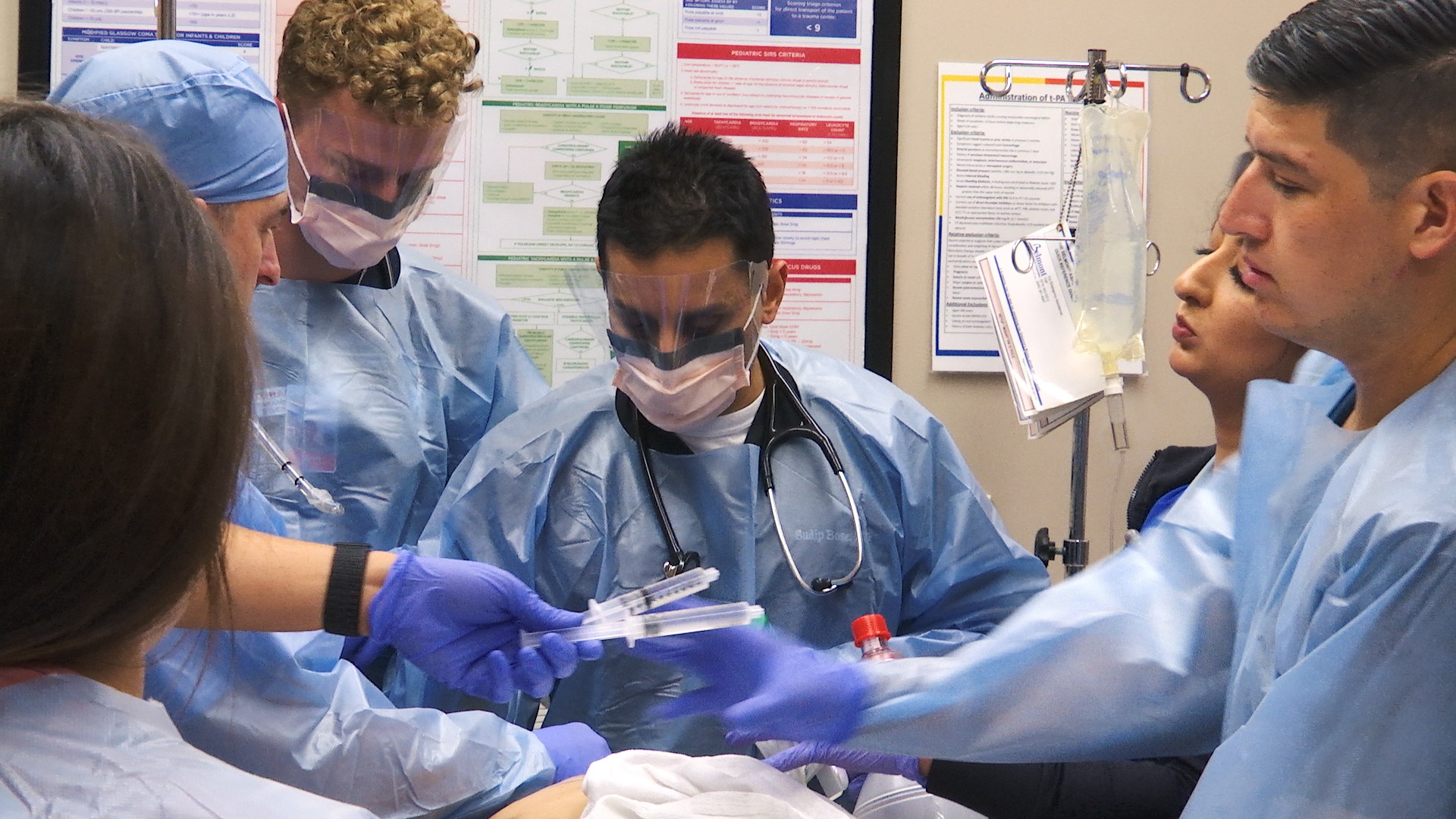 muc luong bac si Nha Trang anh 2