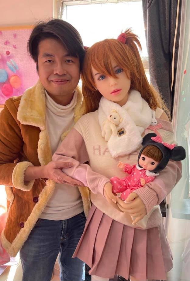đàn ông hẹn hò với búp bê ảnh 2 dan ong hen ho voi bup be anh 2