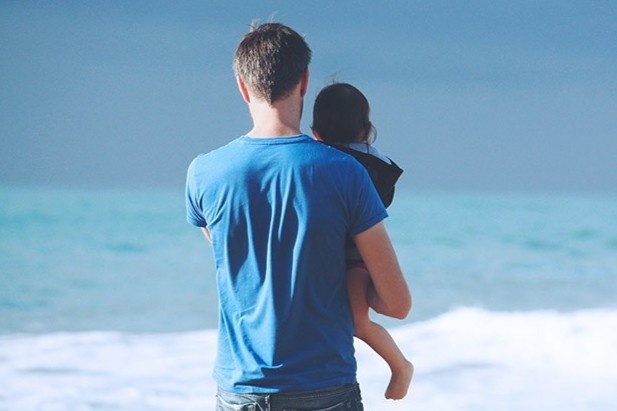 'Toi phat hien minh khong phai con ruot cua bo nho xet nghiem ADN' hinh anh