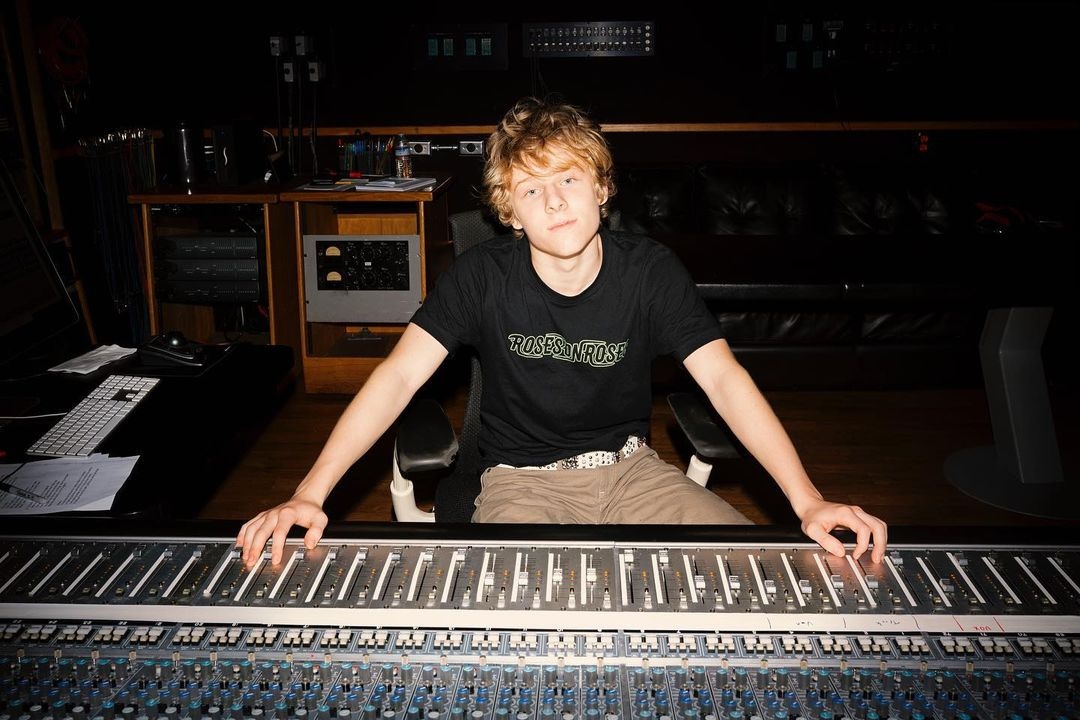 ngoi sao mang ban than kieu moi anh 2