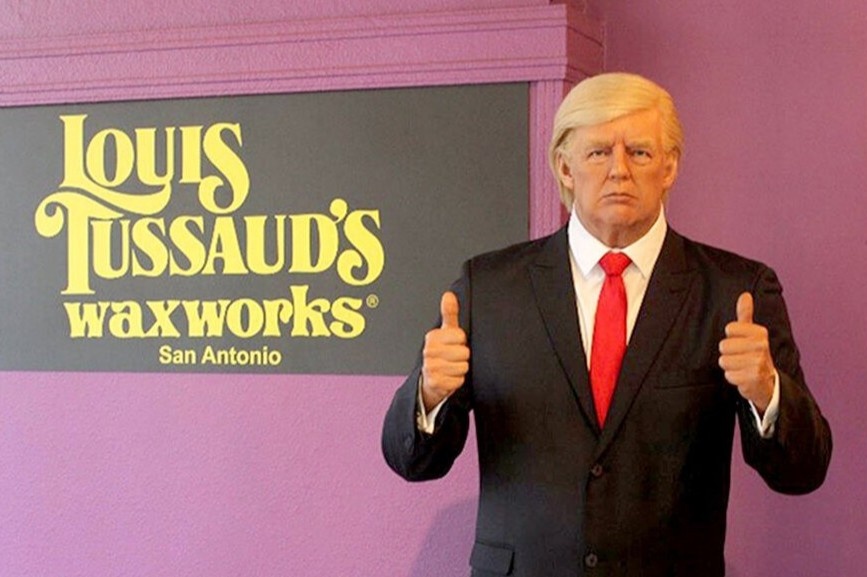 Tuong sap ong Trump bi tan cong hinh anh