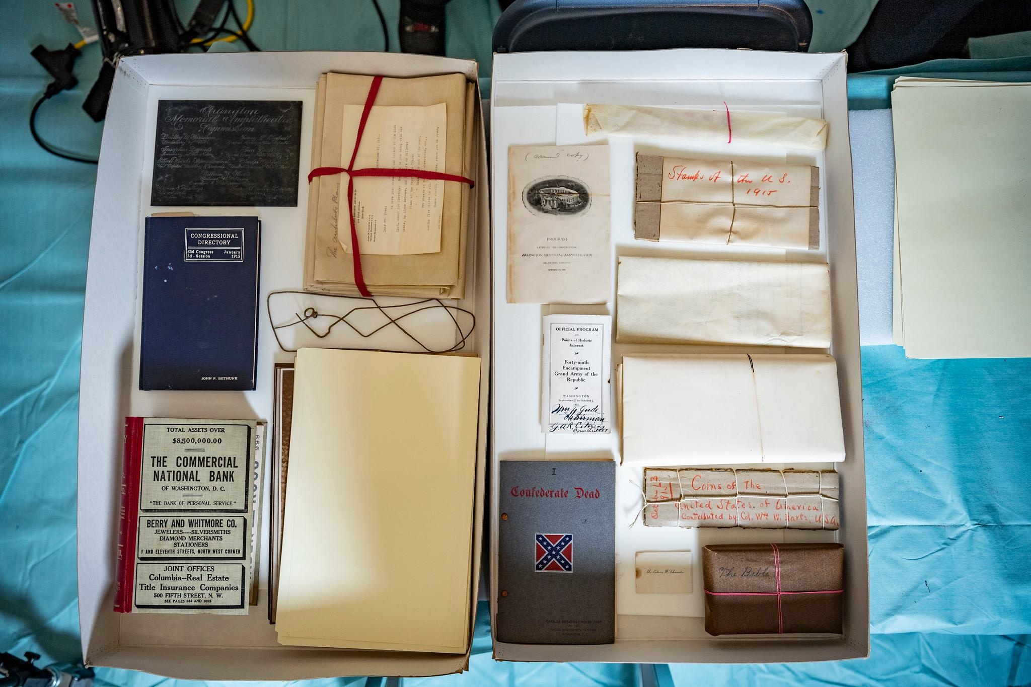 chon giay ve sinh de nhac ve Covid-19 anh 3