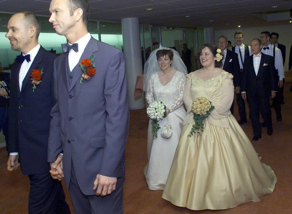 cap dong tinh nu dau tien tren the gioi anh 4