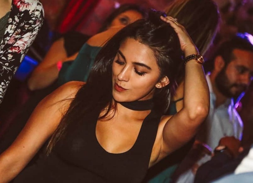 Nguoi Ha Lan tiec tung nhu the chua co Covid-19 hinh anh