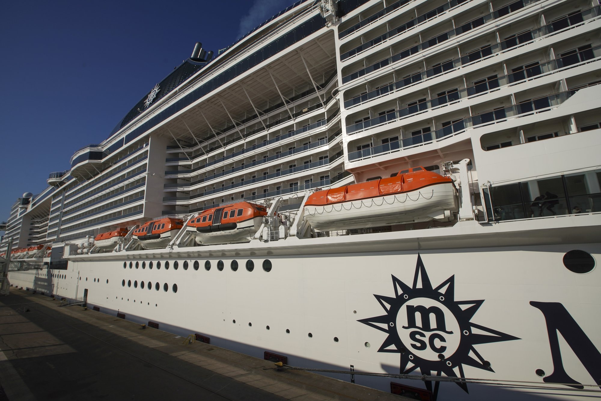 nguoi dan Italy tiec tung ngoai khoi anh 4