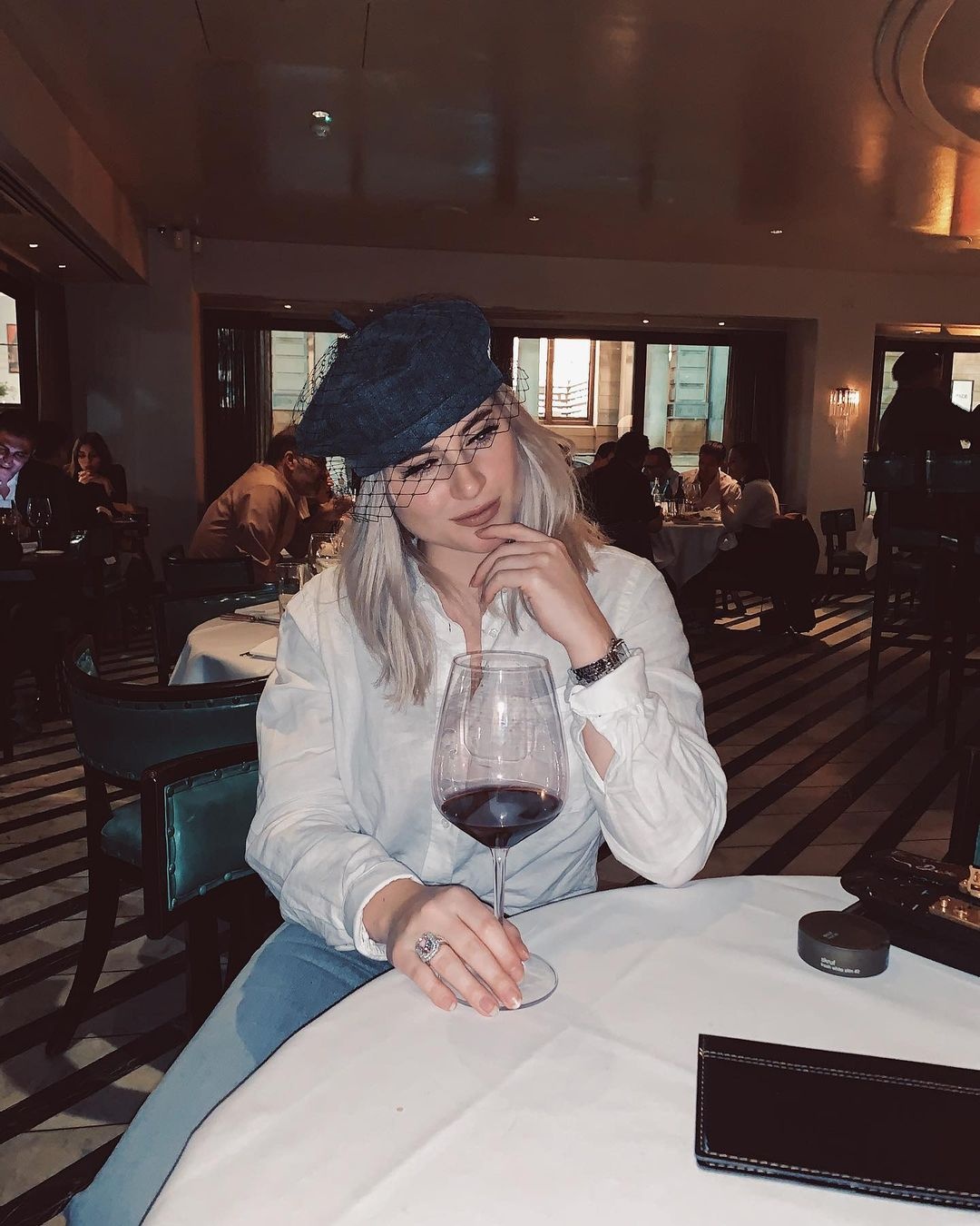 hai chi em ty phu tre nhat the gioi anh 12