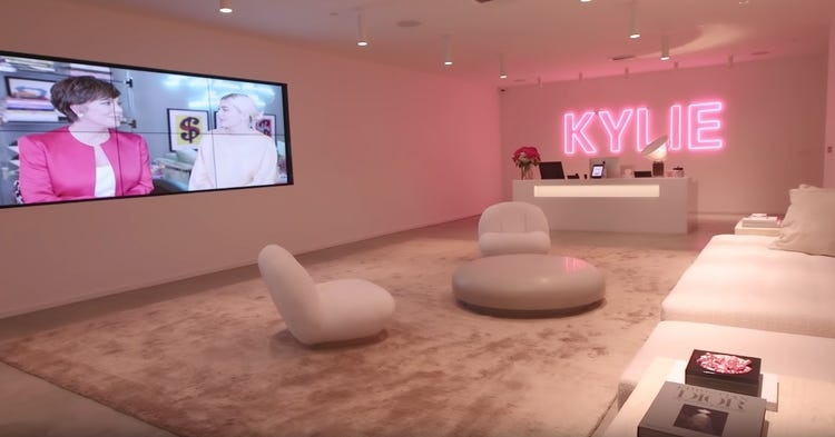 ban lam viec tiet lo con nguoi anh 6